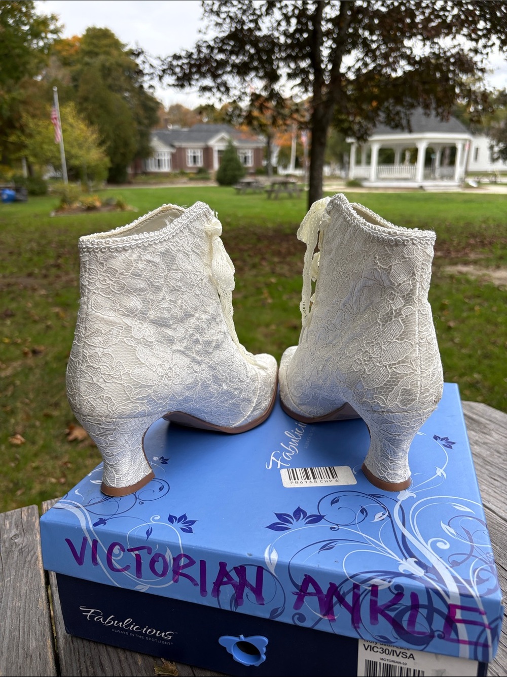 Fabulicious Ivory Lace-Up Victorian 30 Ankle Boots Size 6 - Picture 12 of 12